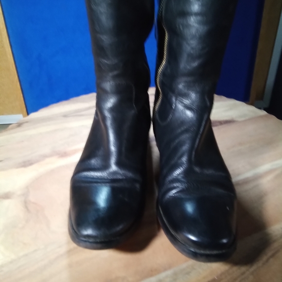Michael Kors Black & Brown Leather Riding Boots w/ Gold Tone Hardware Sz. 7.5-US - Picture 2 of 16